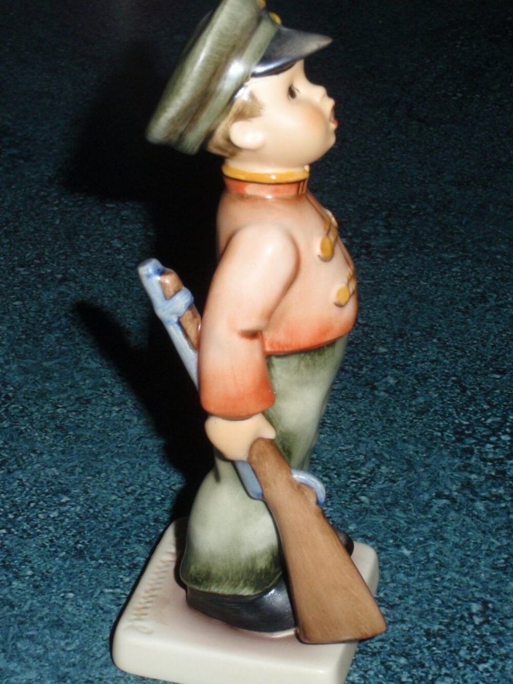 "Soldier Boy" Hummel Figurine #332 TMK6 - Collectible Military Christmas Gift!